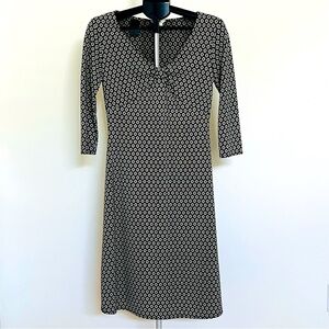 Michael Kors Black and White Floral Print V-Neck Dress With 3/4 Sleeves Size 4